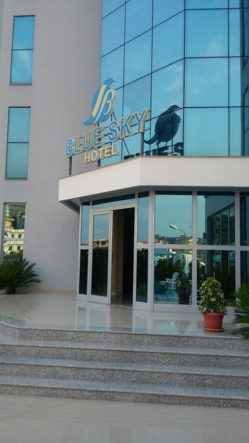 Blue Sky Hotel Golem  Buitenkant foto